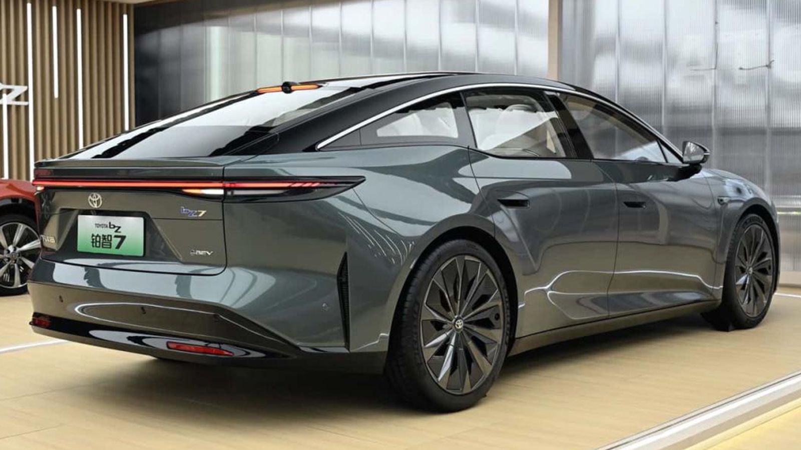 Το Toyota bZ7 «έγραψε» 3.100 παραγγελίες σε μία ώρα στην Κίνα 